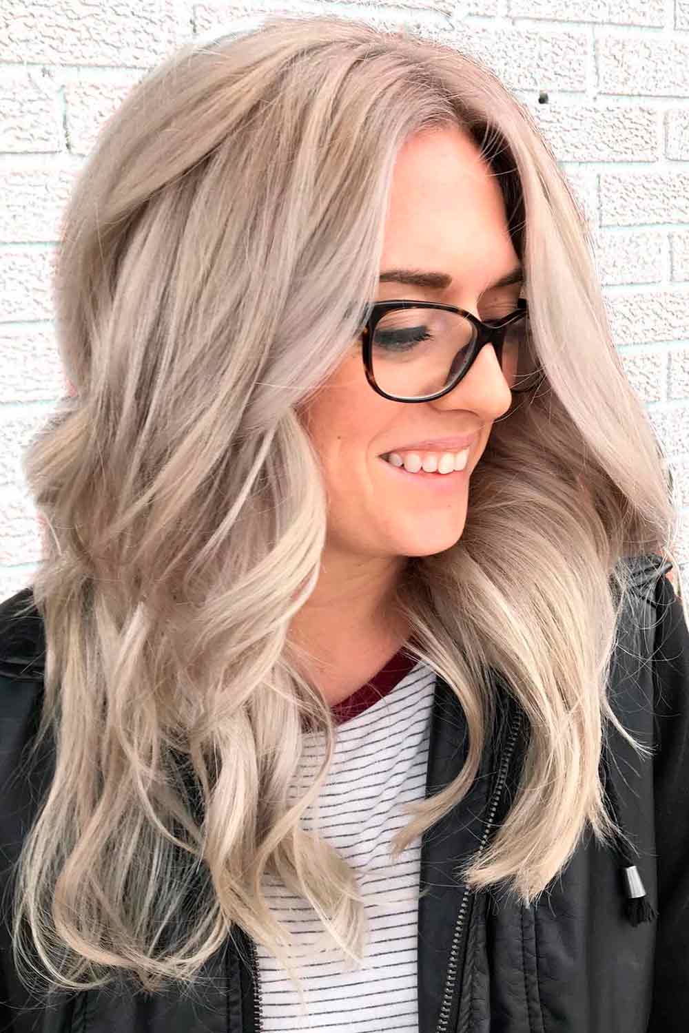 What Skin Tones Go With Ash Blonde?