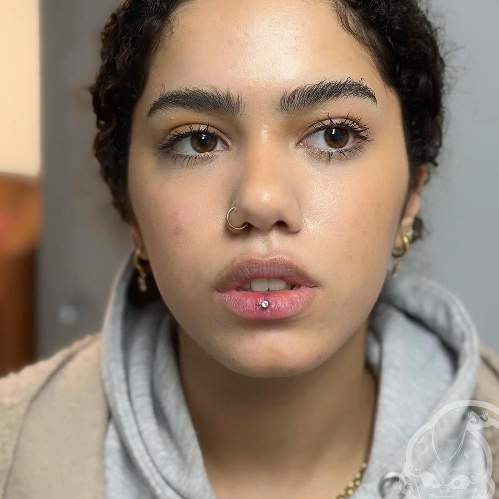 On Lip Piercings: A Complete Guide To All Lip Piercings, 46% OFF