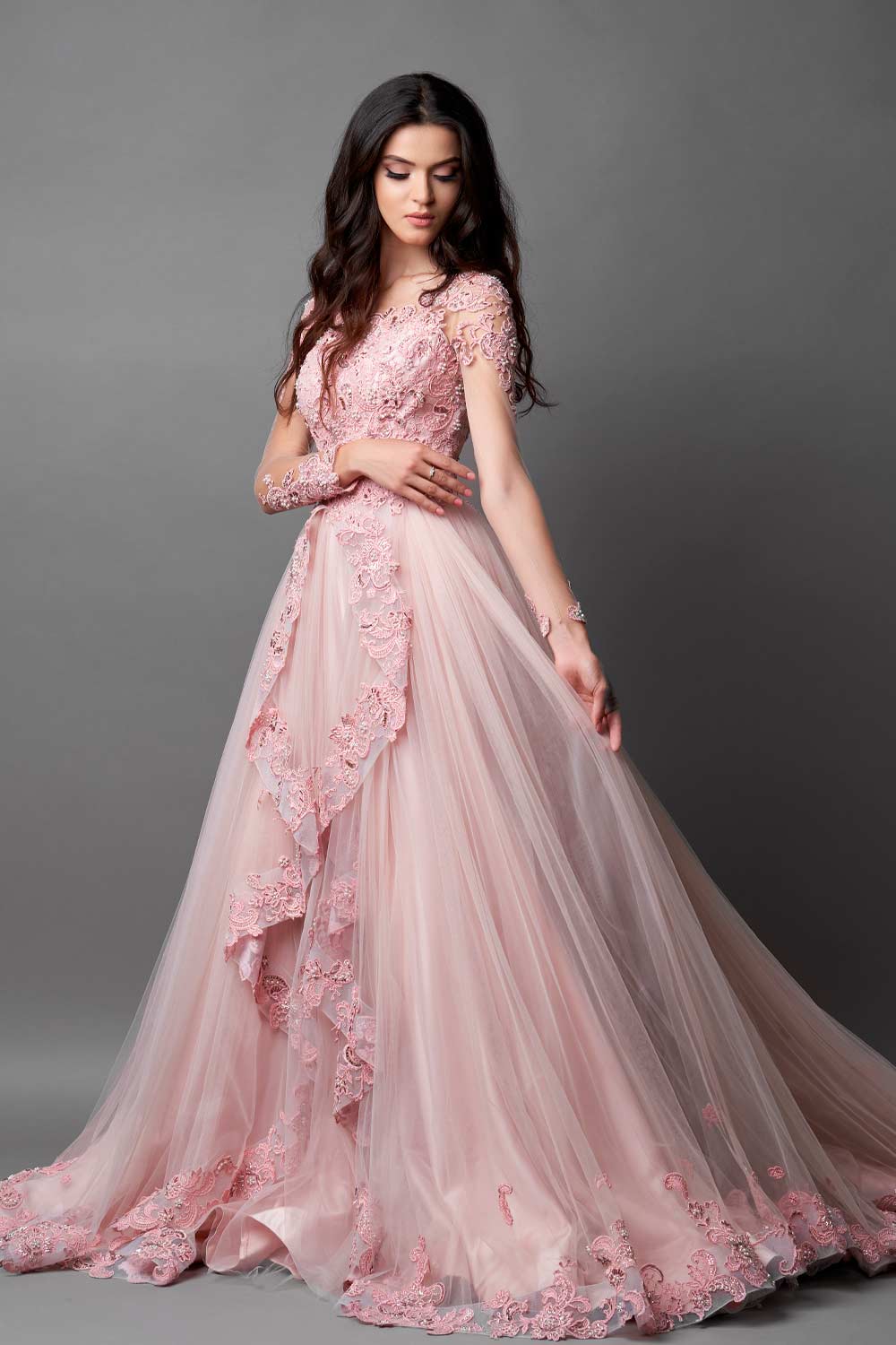 Long-Sleeved Pink Wedding Gowns