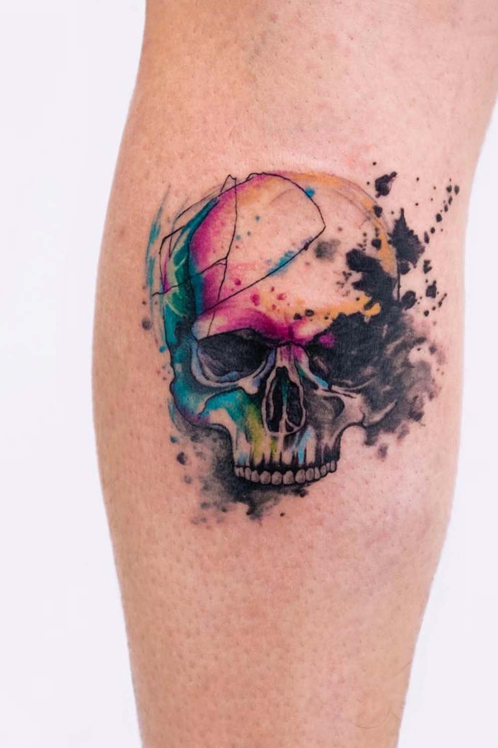 tatuagem de caveira em aquarela