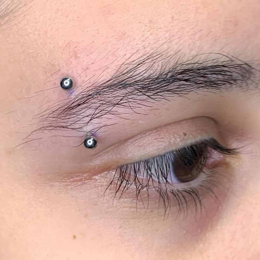 Potential Risks and Complications of Eyebrow Piercing
