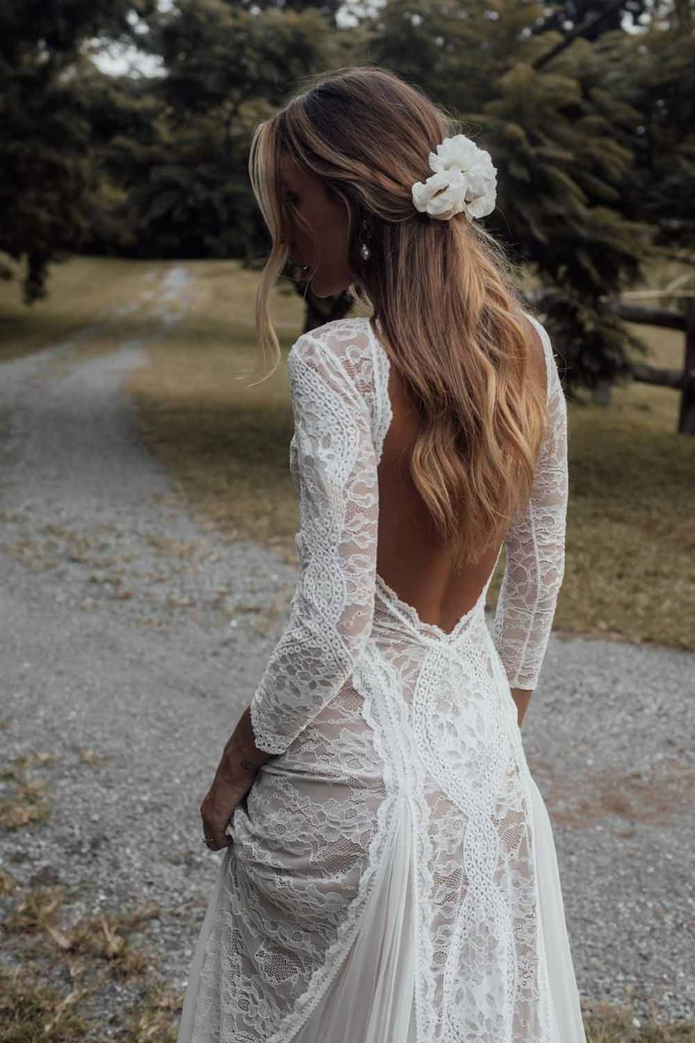 Long Sleeves Dress with Open Back