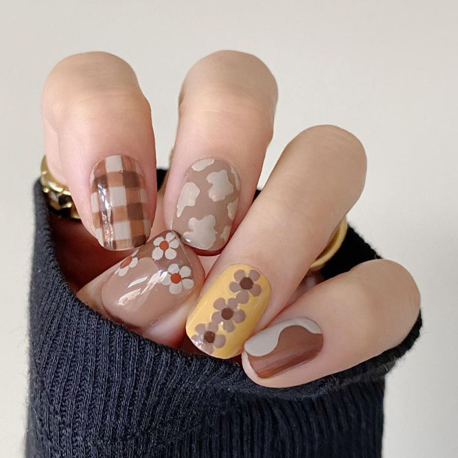 Flowers for Fall Nails