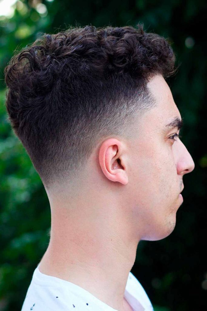 Mid Fade Curly Hair #curlyhairmen #curlyhairstylesformen #curlyhairstylesmen