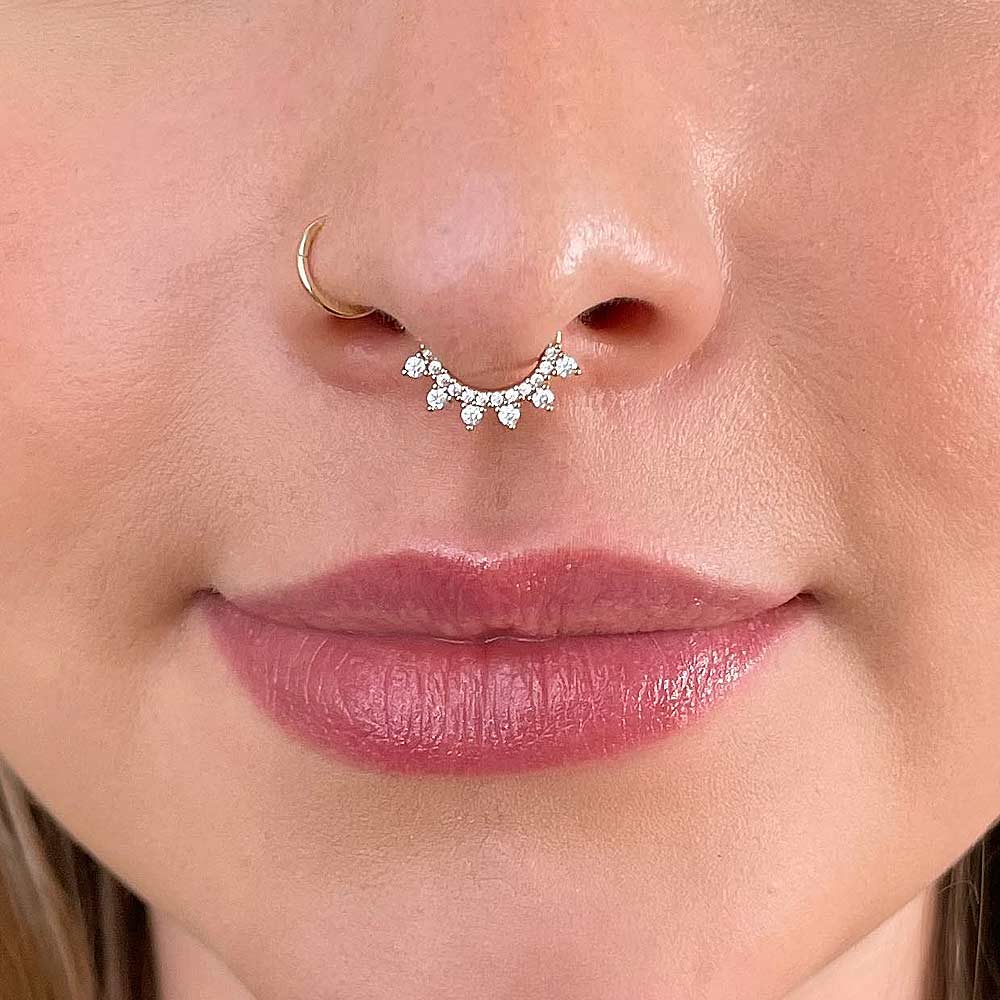 How to Change Jewelry of Septum Piercing