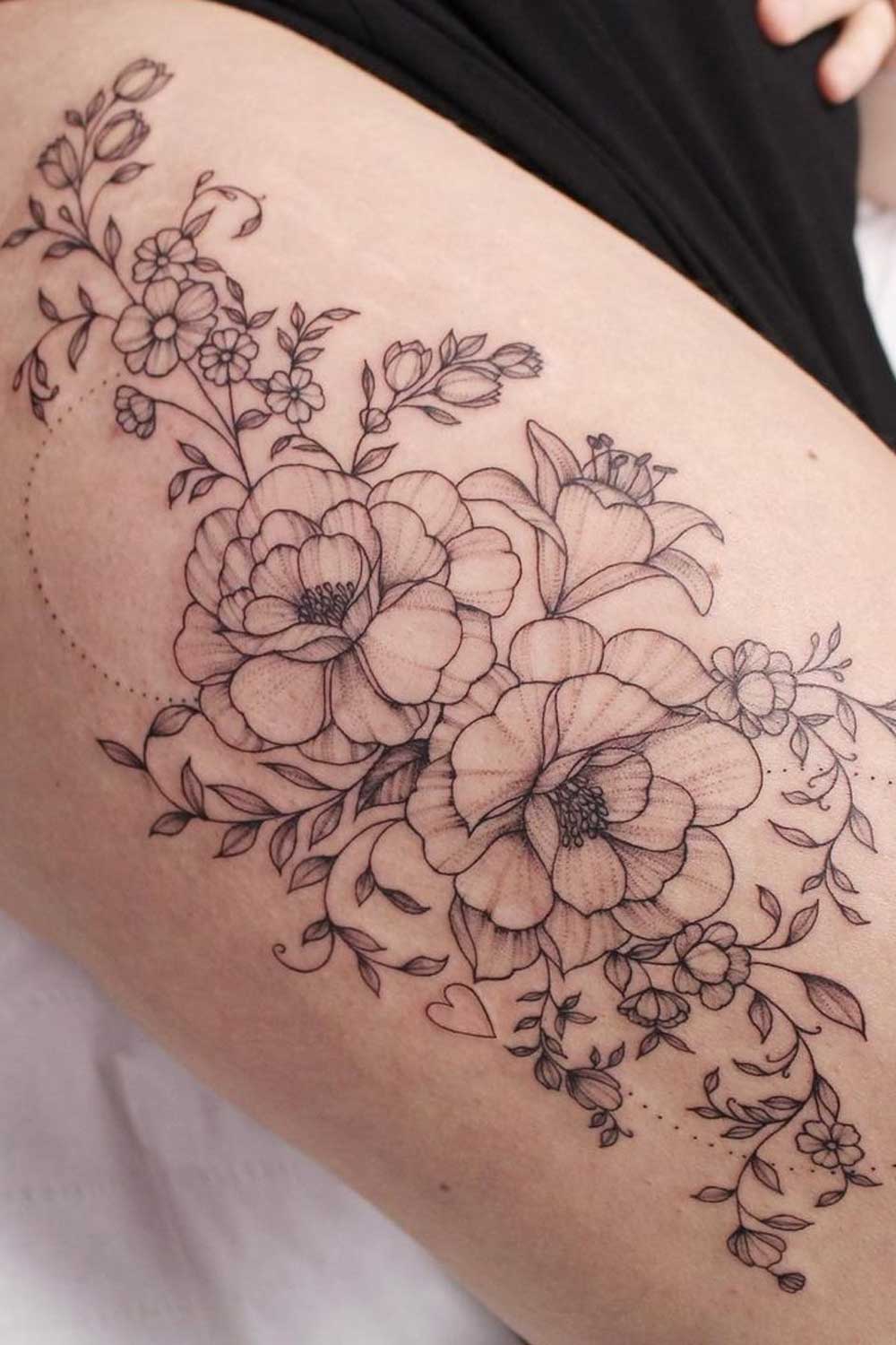 Simple Floral Design for Thigh