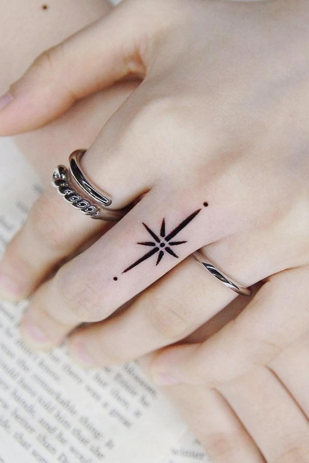 38 Adorable Tiny Finger Tattoos for Girls Who Love Ink ...