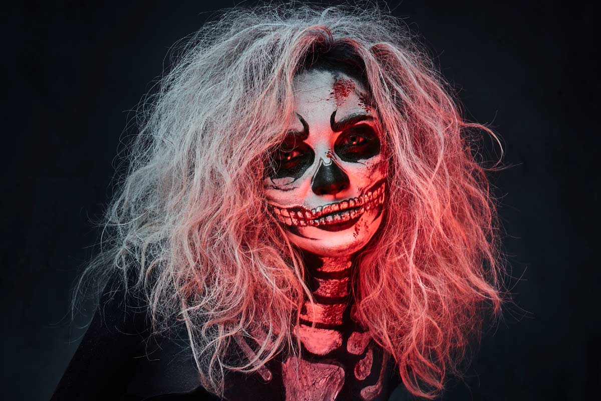Really Cool Skeleton Makeup Ideas To Wear This Halloween