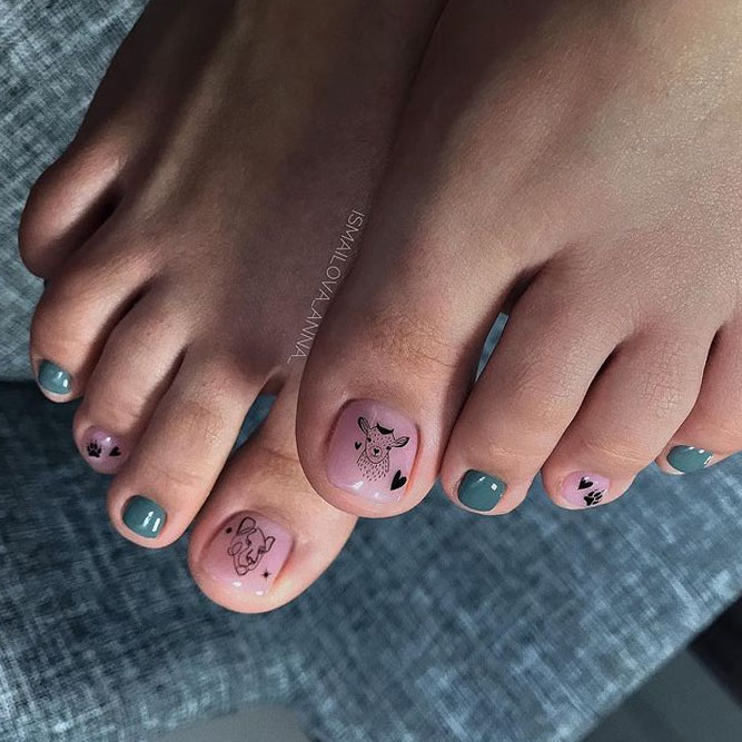 Minimalist Toe Nails