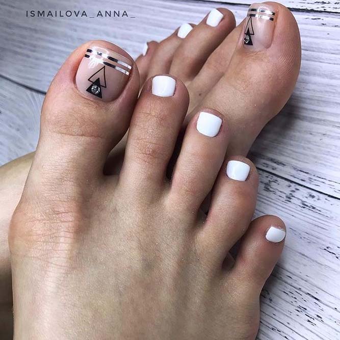 Tribal Toe Nails