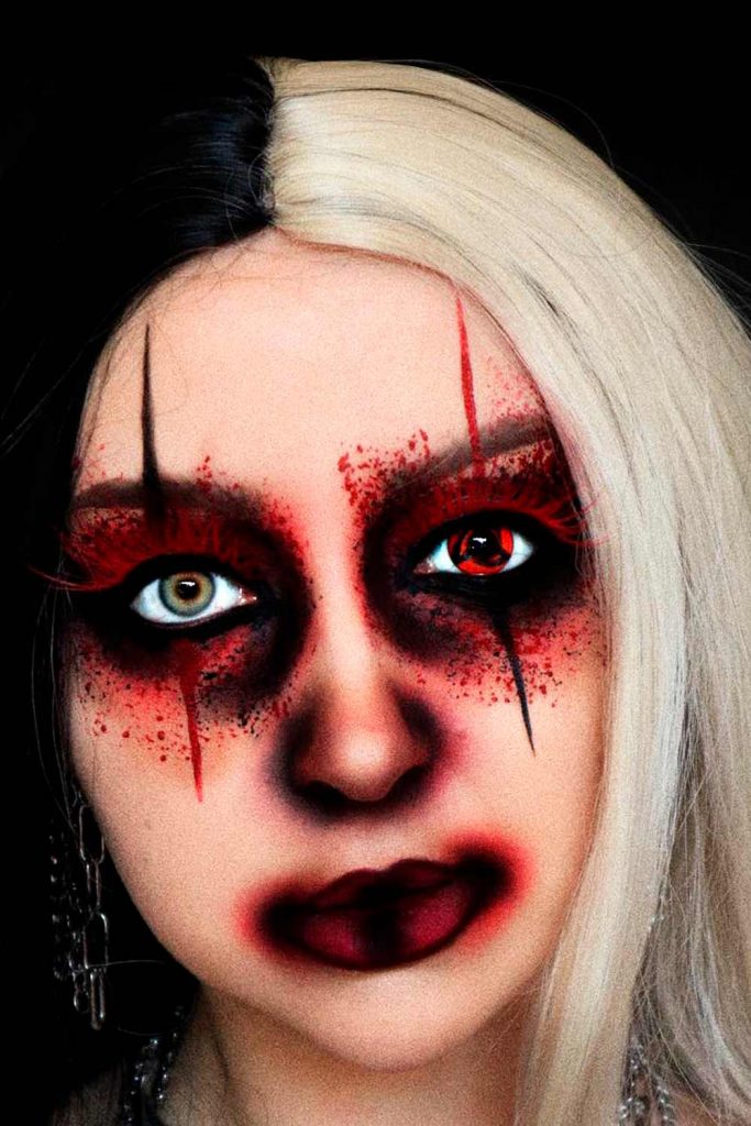 Vampire Makeup Looks With Bold Eyes