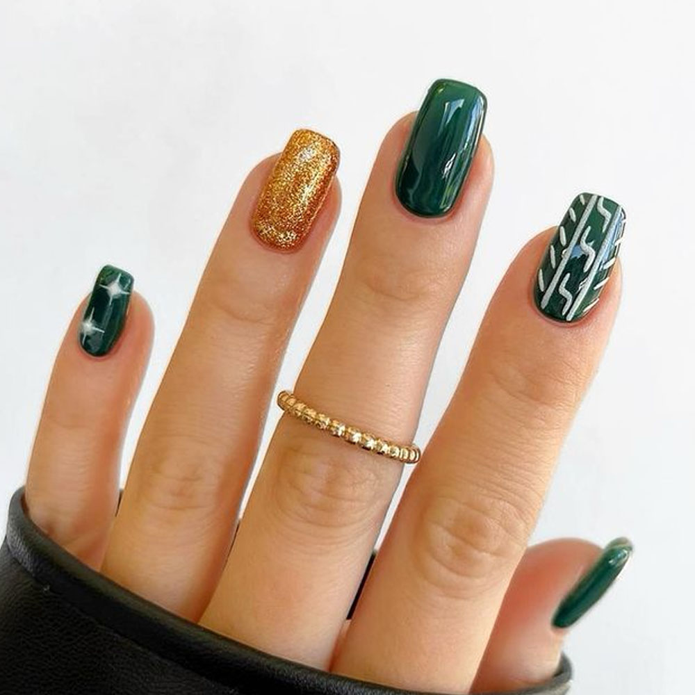 Sweater Holiday Nails