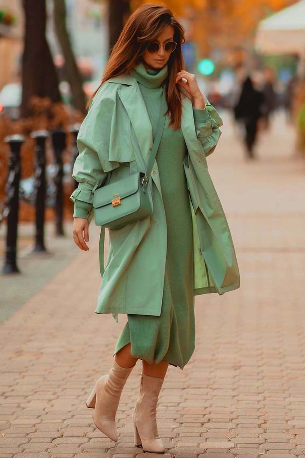 Classy Fall-Styled Green Trench For Everyday Look