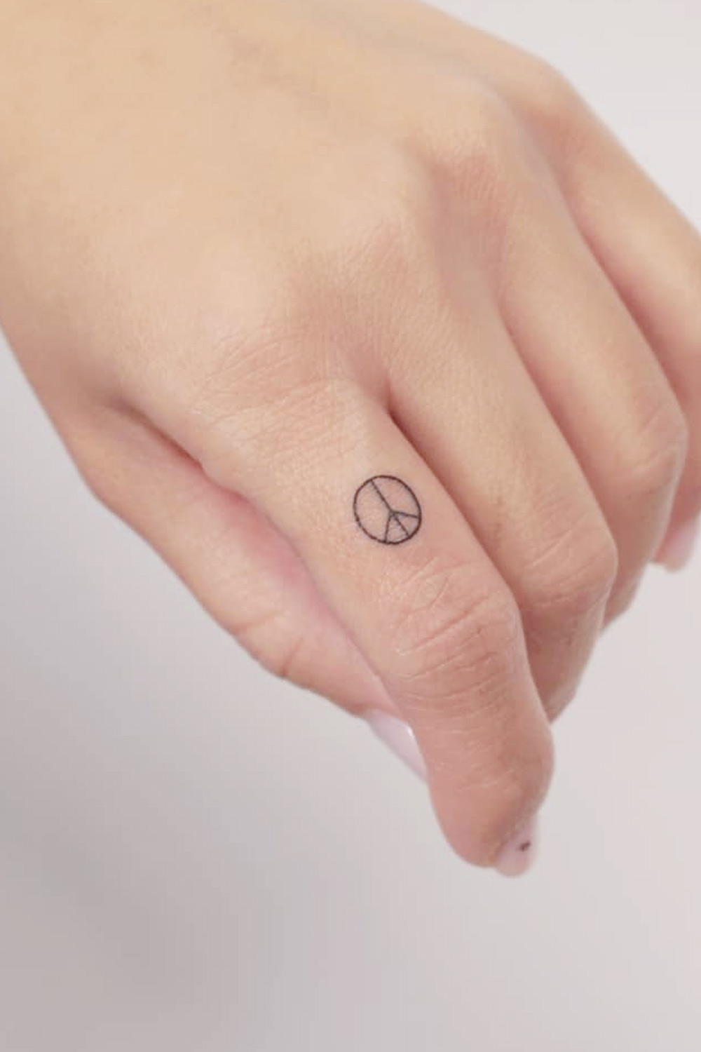 Peace finger tattoo #peacesign #tattoobyalex #mountainside… | Flickr