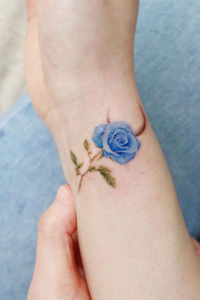 Blue daisy I made #flower #colorflower #colortattoo #tattoo #tattooed #tatt  #orlando #orlandoflorida #girlswithtattoos #tattooedgirls | Instagram