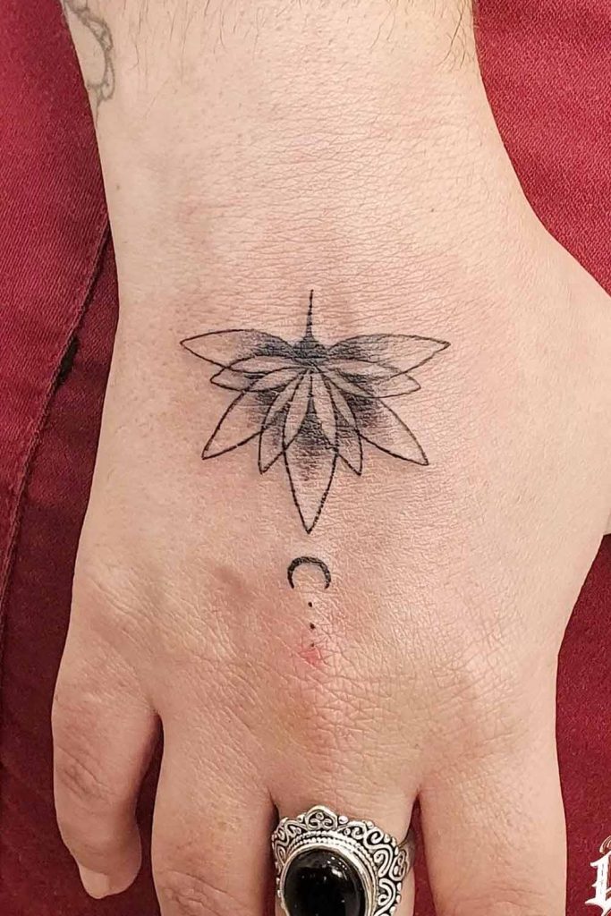 59 Best Lotus Flower Tattoo Ideas To Express Yourself | Diseño de tatuaje  de loto, Tatuaje de manga de flores, Tatuajes de moda