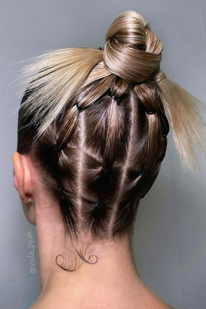 Top Knot with Box-Parted Back