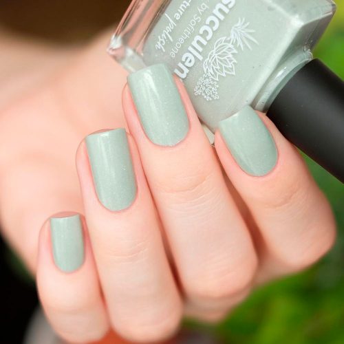 Pale Green Nails