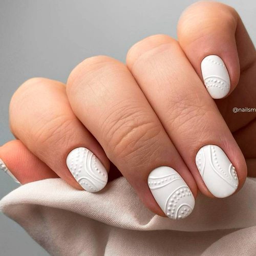 Rounded And Oval Gel Nails Shapes