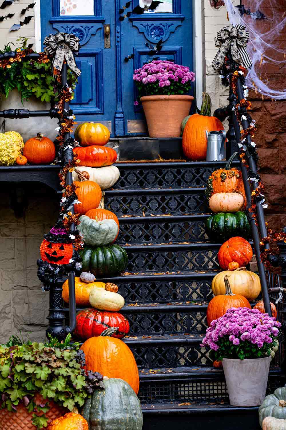 Spooky Outdoor Halloween Decorations For More Fun