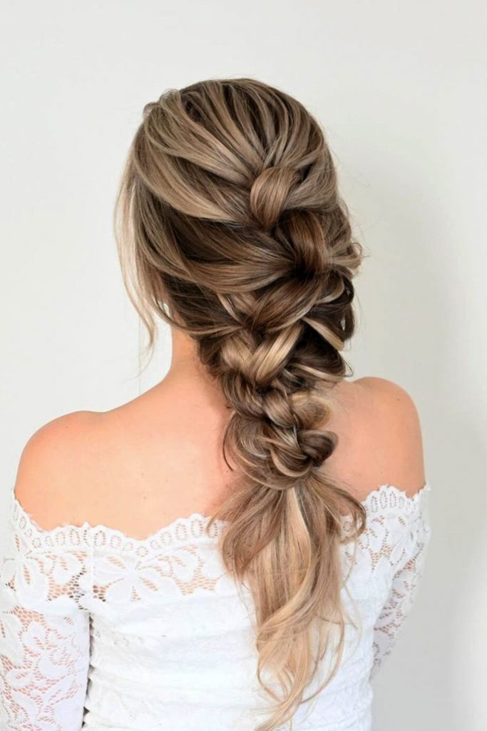 Knotted Braid