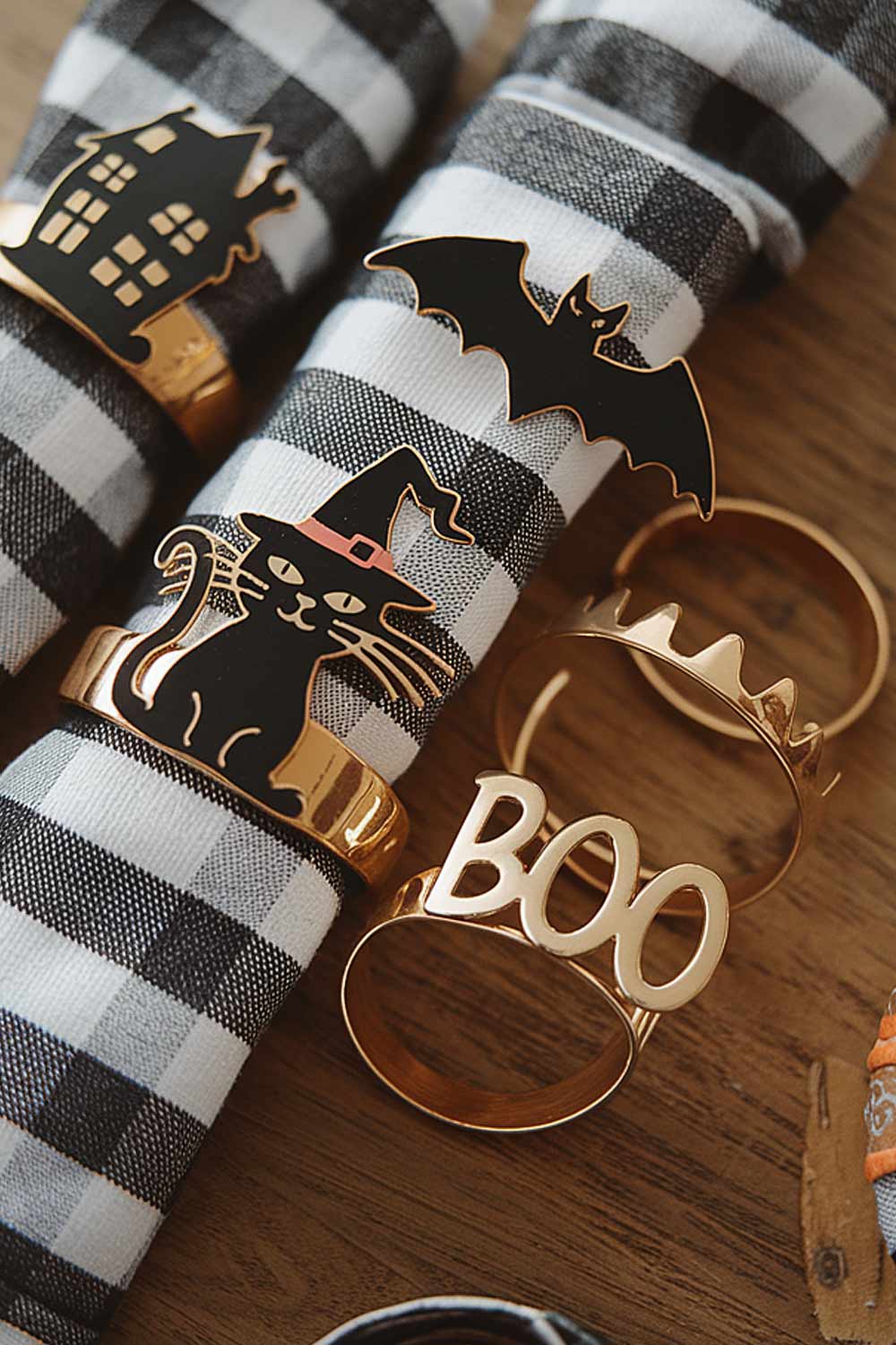 Black Cat Halloween Napkin Ring Idea