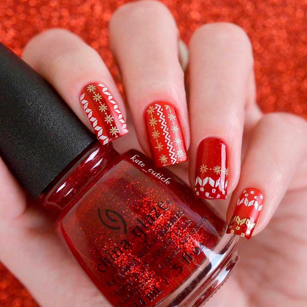 Shimmering Christmas Nails