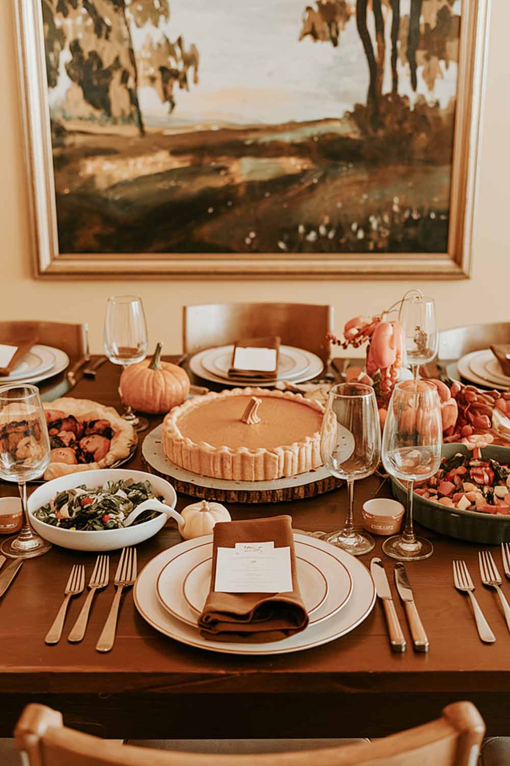 Thanksgiving Day Table Pie Centerpiece