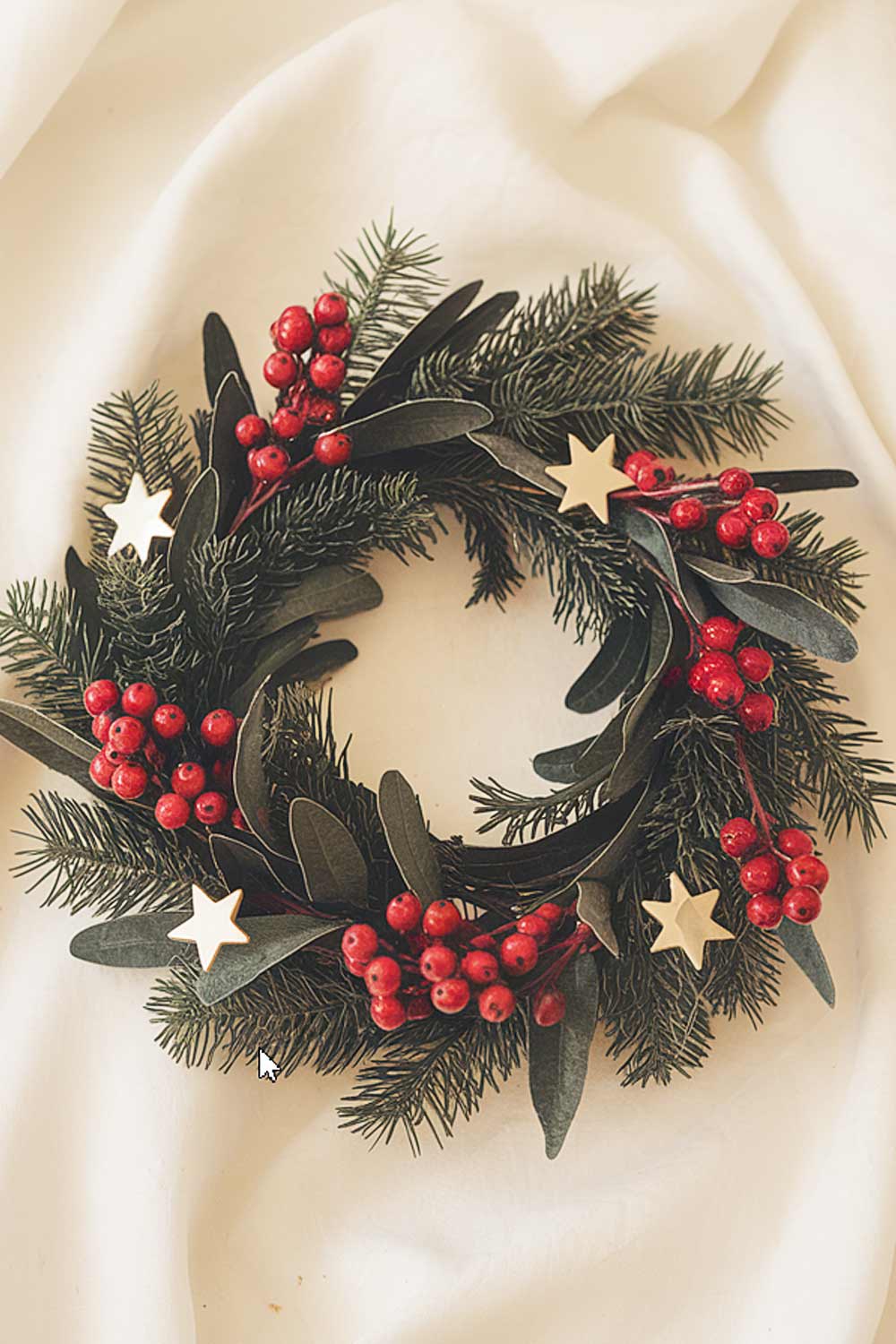 Classic Christmas Style Wreath