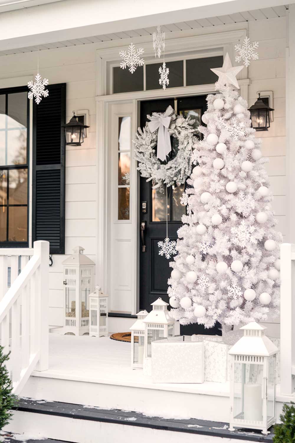 Small Space Front Porch Christmas Decorations