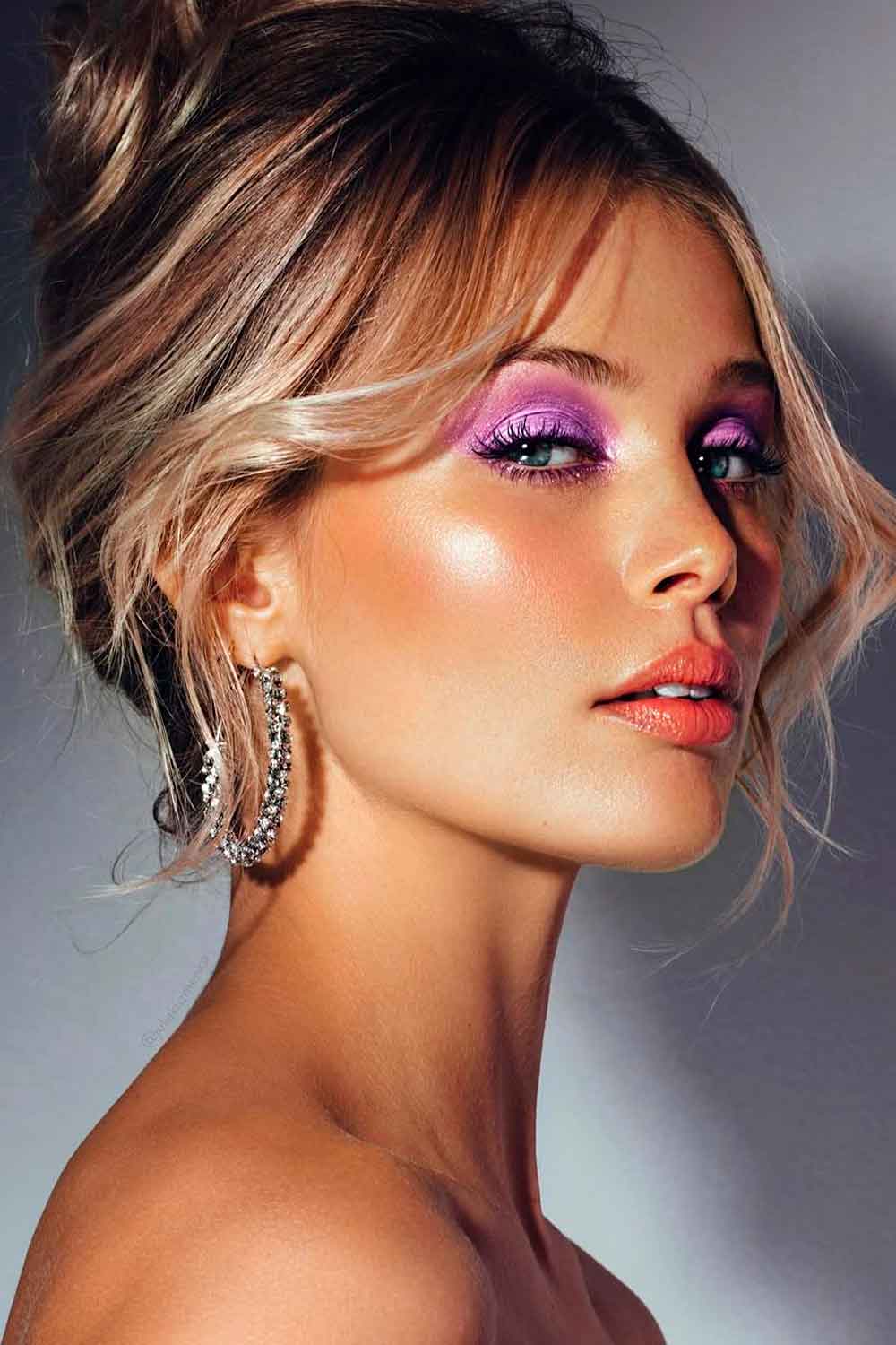 Bright Eyeshadow #christmasmakeup #christmasmakeupideas #makeup #makeupideas