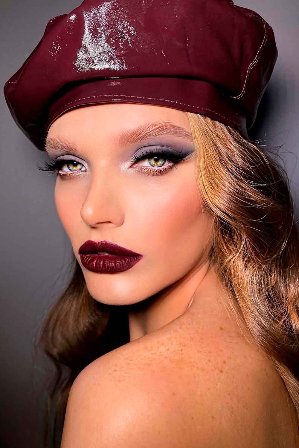 Burgundy Lips #christmasmakeup #christmasmakeupideas #makeup #makeupideas