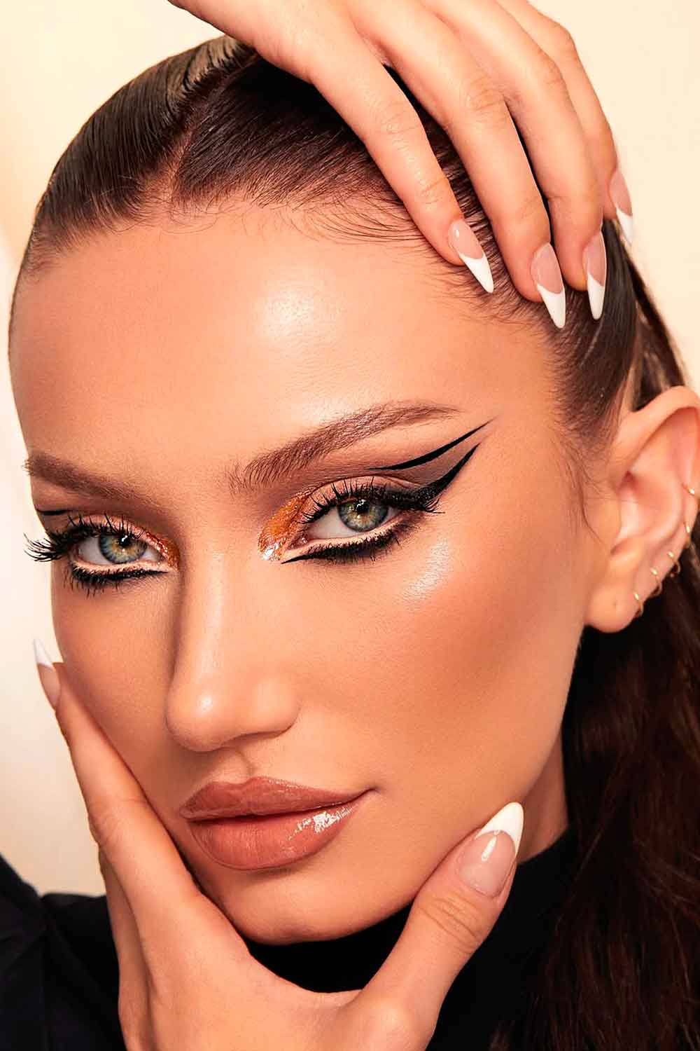 Floating Liner #christmasmakeup #christmasmakeupideas #makeup #makeupideas