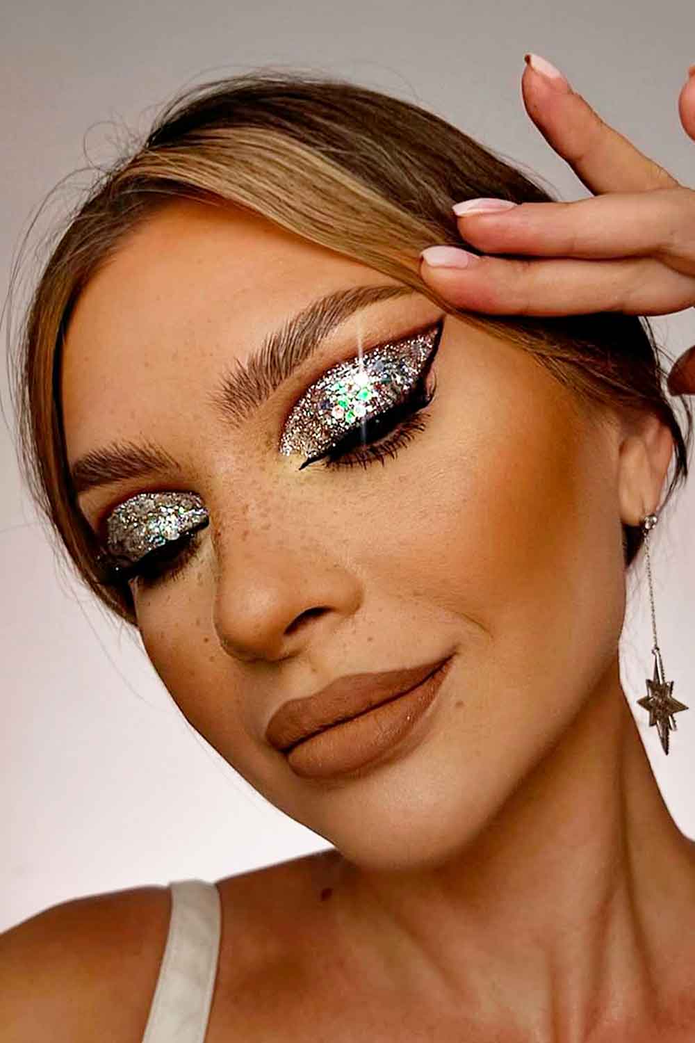 Glitter #christmasmakeup #christmasmakeupideas #makeup #makeupideas