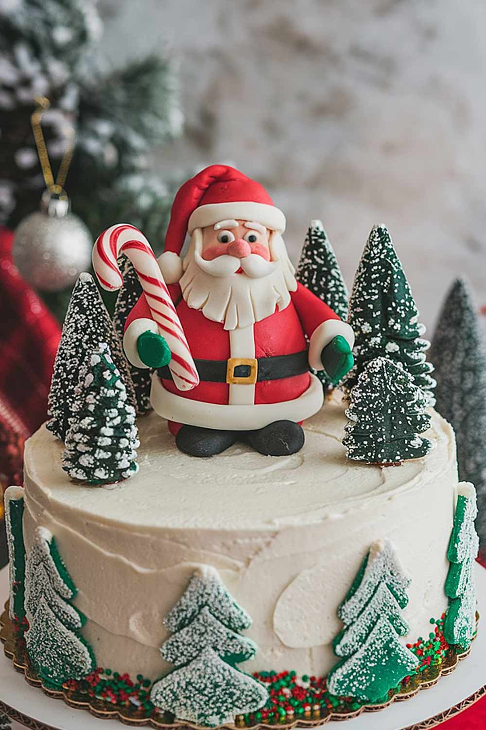 Christmas Cakes with Santa Ideas