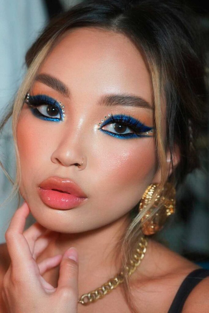 Deep Blue #browneyesmakeup #makeupforbrowneyes #browneyesmakeupideas