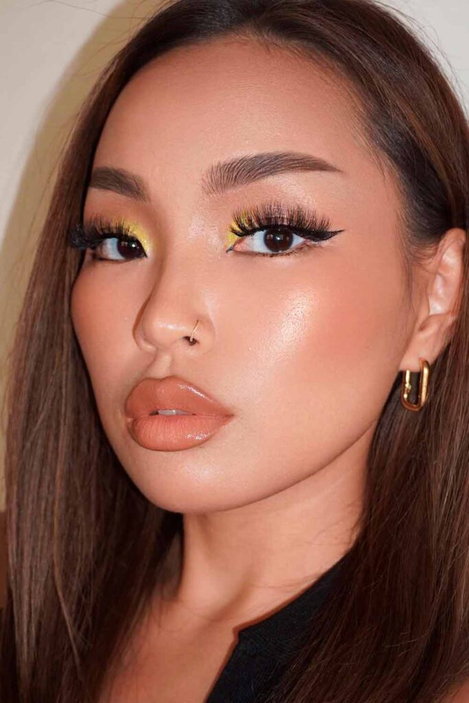 Yellow Accent #browneyesmakeup #makeupforbrowneyes #browneyesmakeupideas