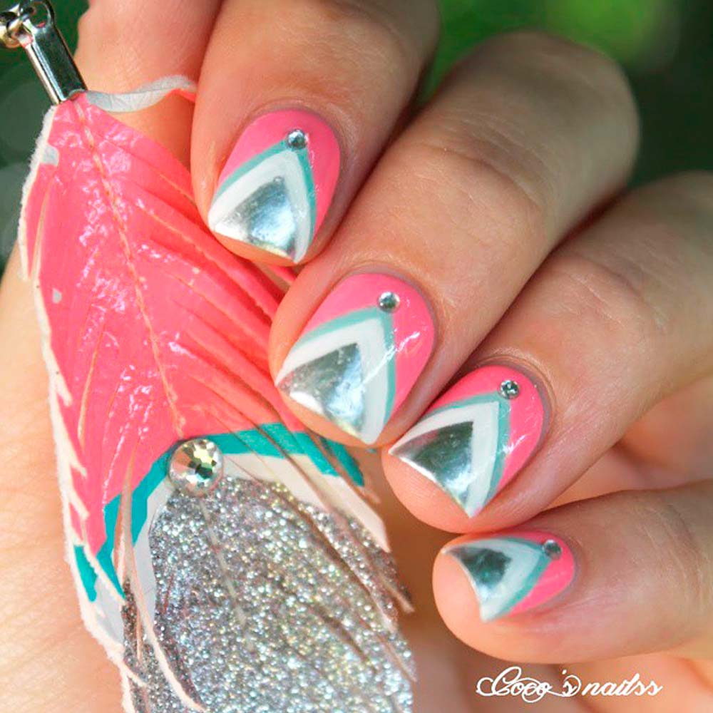 Chevron-Patterned Nails