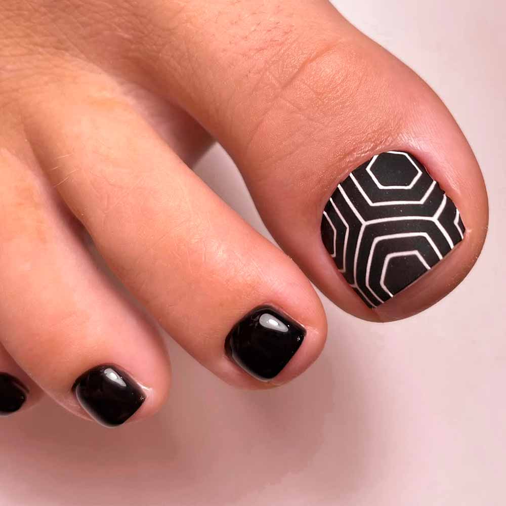 Geometric Pedicure #toenail #toenails #pedicure #toenaildesigns #pedicuredesigns