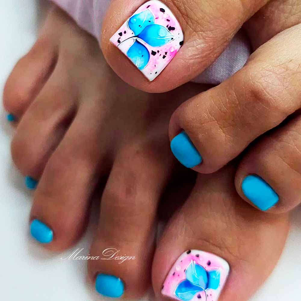 Floral #toenail #toenails #pedicure #toenaildesigns #pedicuredesigns