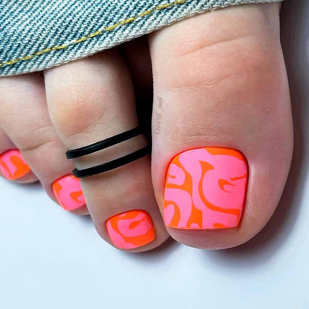 Abstract Toe Nails Designs #toenail #toenails #pedicure #toenaildesigns #pedicuredesigns