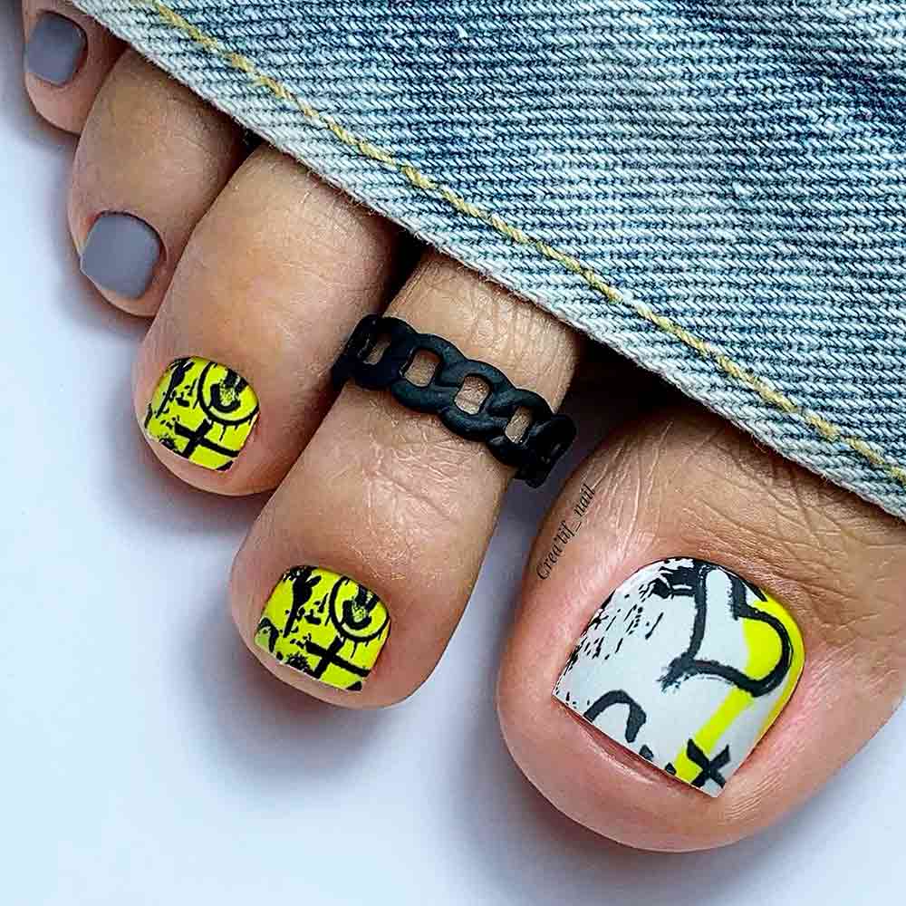 Hearts Designs #toenail #toenails #pedicure #toenaildesigns #pedicuredesigns