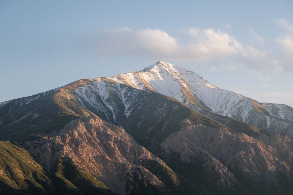 What is the longest mountain range in the world?