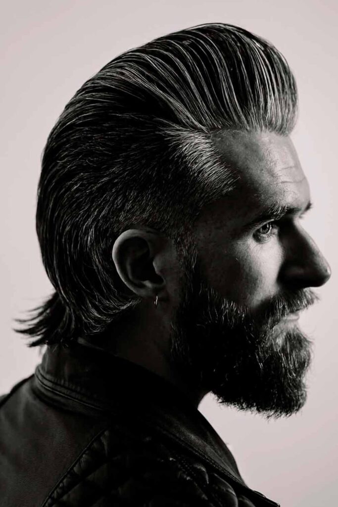 Medium Pompadour Hairstyle #pompadour #pompadourhaircut pompadourhairstyles