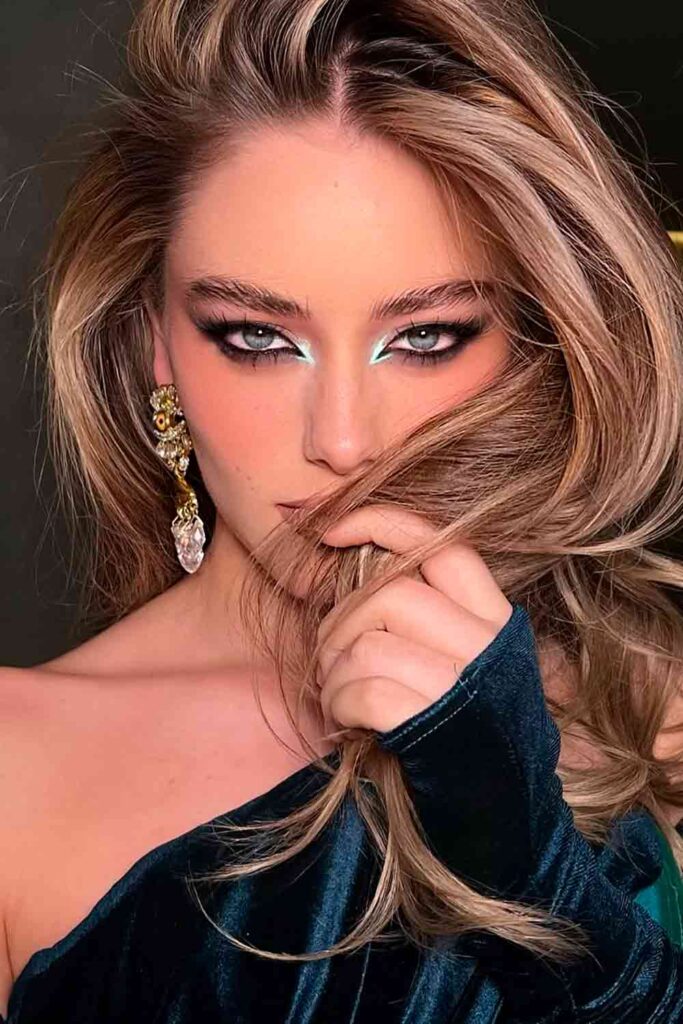 Ice Cat-Eye Gaze #grayeyesmakeup #makeupgrayeyes