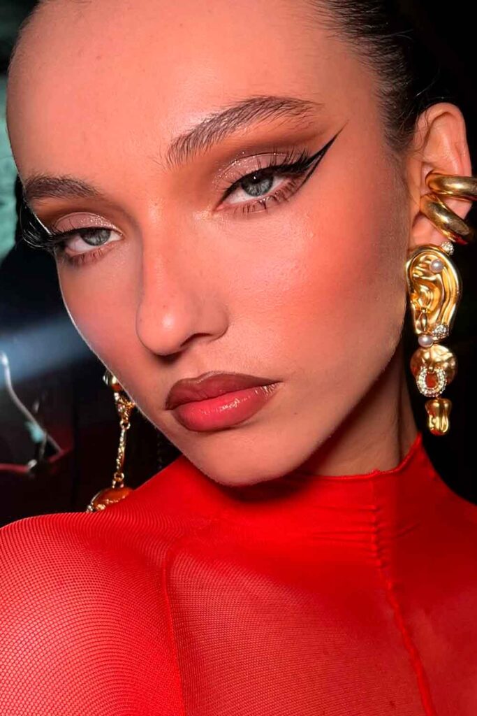 Edgy Liner Magic #grayeyesmakeup #makeupgrayeyes