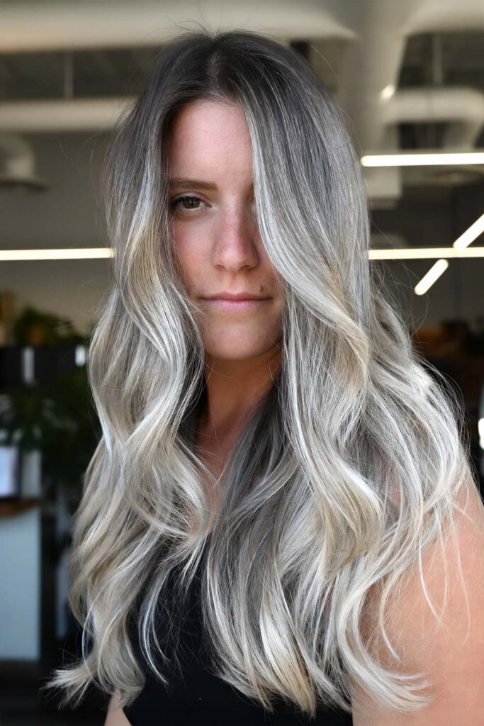 Ashy Blonde Bombshell for a Chic Winter Vibe