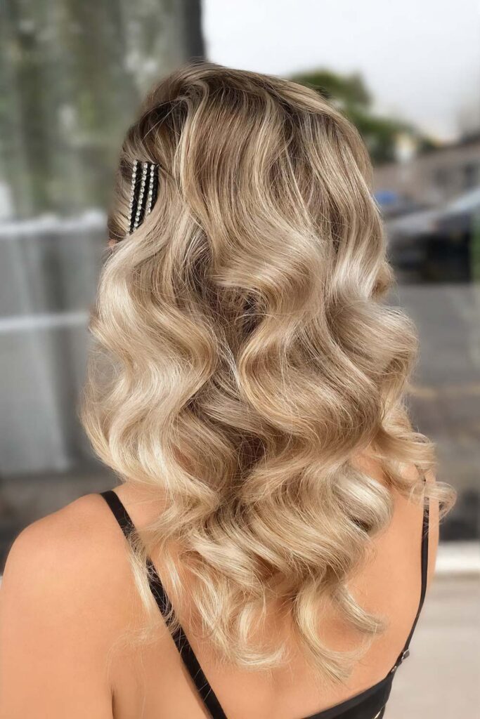 Soft Hollywood Waves with a Pearl Accent