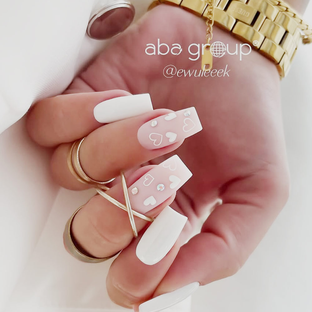 Sweet Minimal Valentine Nails in White