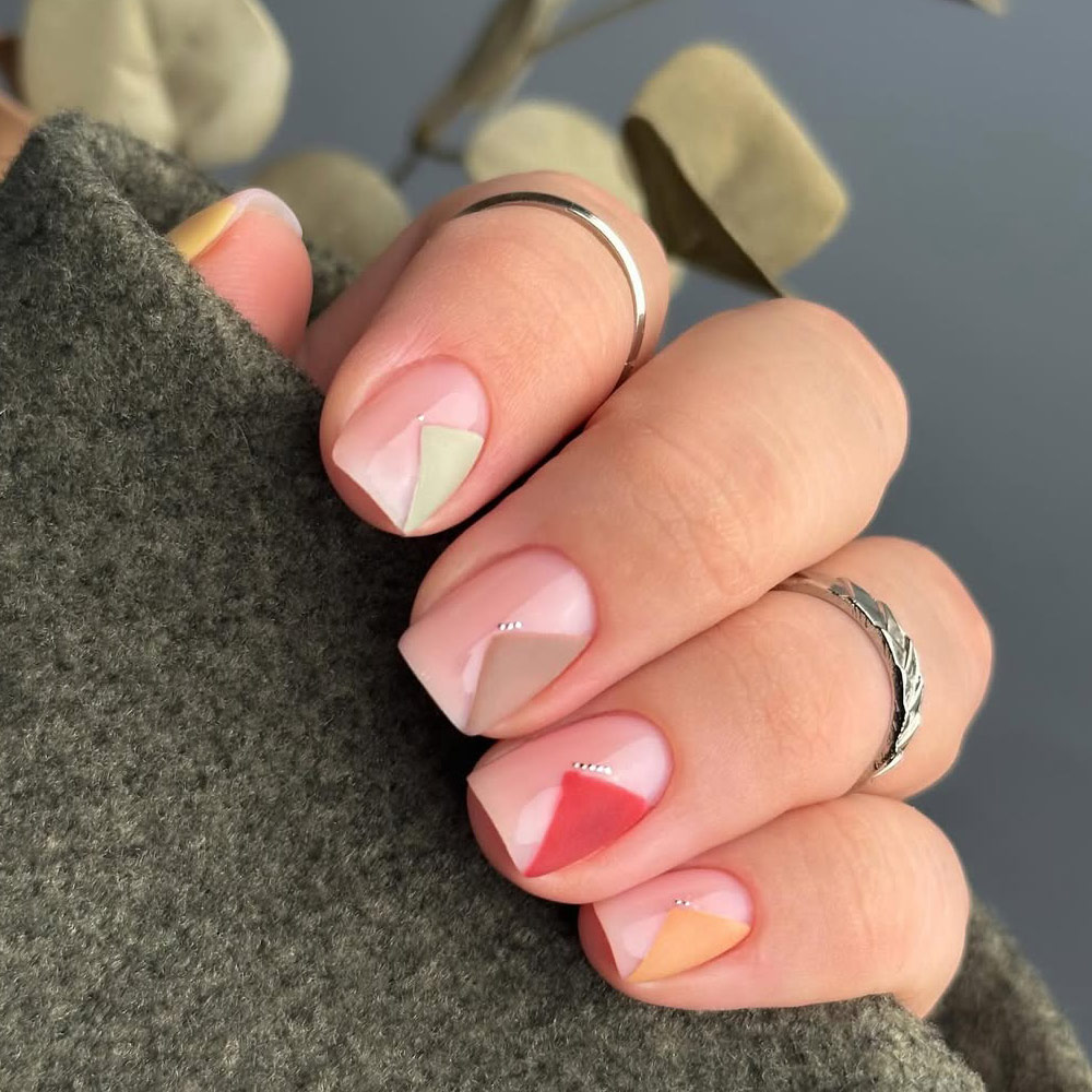 Geometric Accent Nails